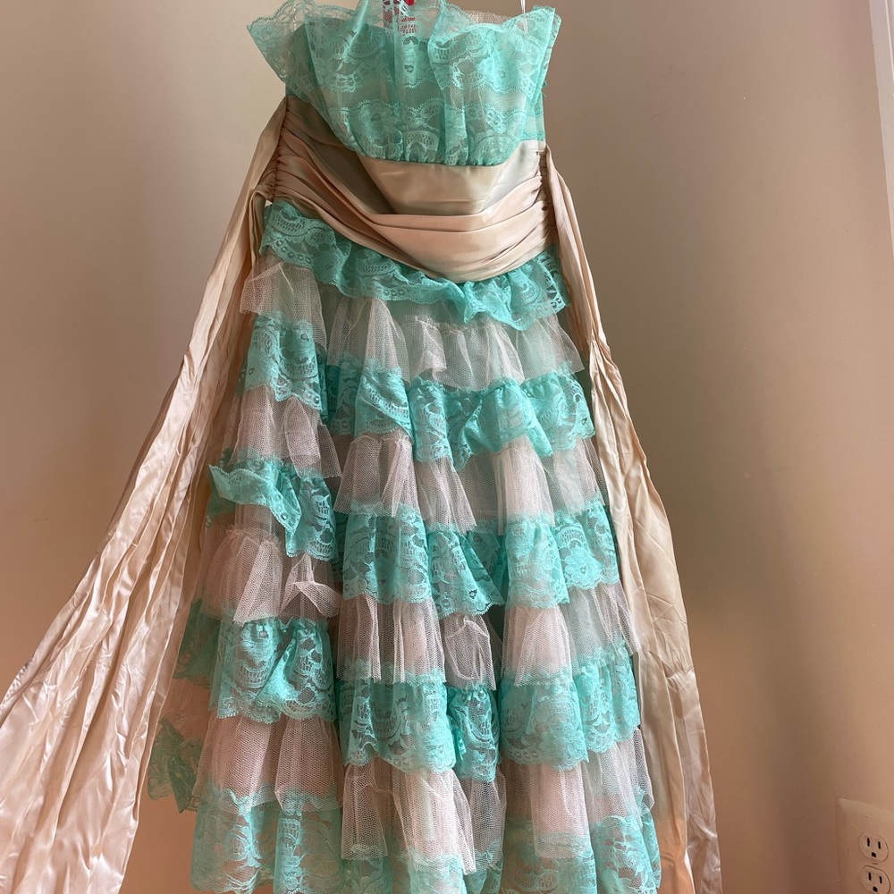 Vintage Betsey Johnson’s Alice in Wonderland Tea Party Dress